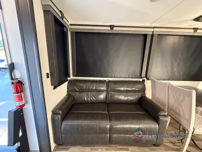 2021 Keystone RV Alpine photo 10