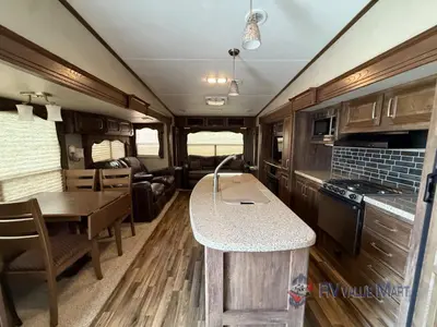 2015 Keystone RV Cougar photo 9