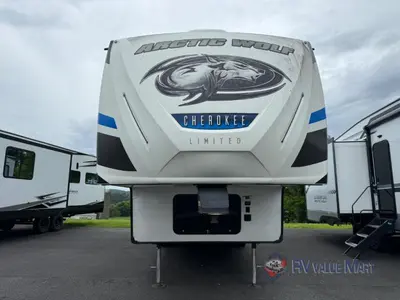 2018 Forest River RV Cherokee Arctic Wolf photo 2