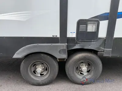 2018 Forest River RV Cherokee Arctic Wolf photo 6