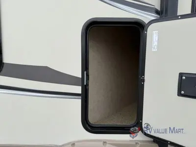 2015 Forest River RV Rockwood Signature Ultra Lite photo 7