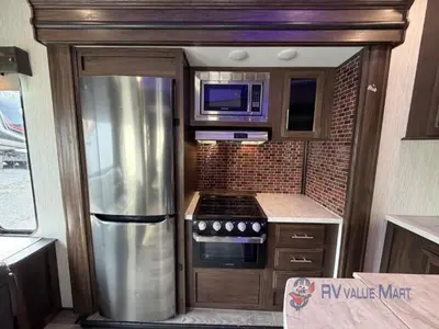 2019 Forest River RV Cherokee Arctic Wolf photo 13