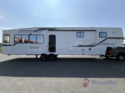 2026 Forest River RV Cherokee Arctic Wolf photo 8