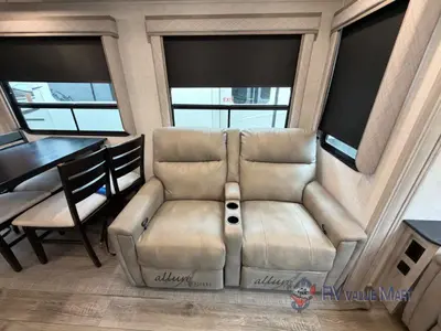 2021 EAST TO WEST Tandara photo 10