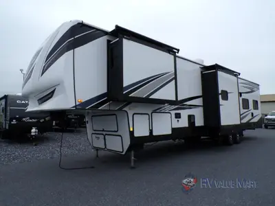 2022 Forest River RV Vengeance Rogue Armored photo 6