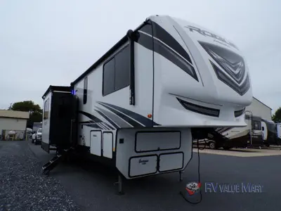 2022 Forest River RV Vengeance Rogue Armored photo 2
