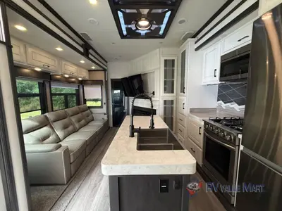 2022 DRV Luxury Suites FullHouse photo 12