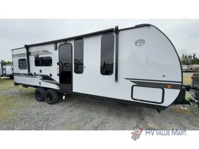 2026 Forest River RV Cherokee Grey Wolf Black Label photo 4