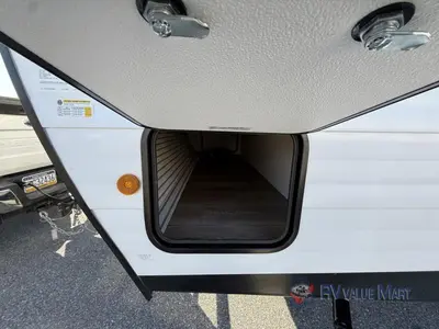 2025 Shasta RVs i-5 Edition photo 6