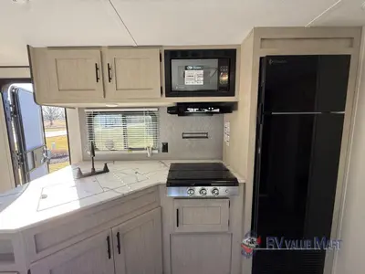 2025 Shasta RVs i-5 Edition photo 13