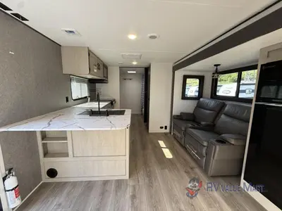 2025 Shasta RVs i-5 Edition photo 9