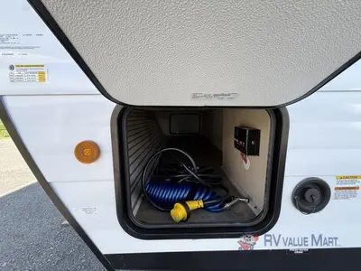 2025 Shasta RVs i-5 Edition photo 8