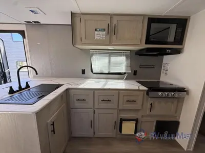 2025 Shasta RVs i-5 Edition photo 11