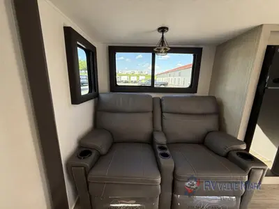 2025 Shasta RVs i-5 Edition photo 10