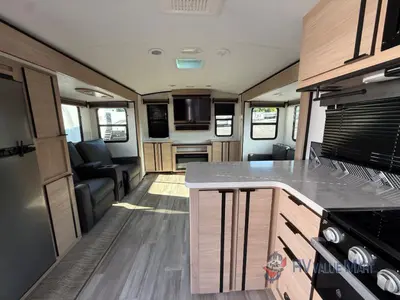 2022 Cruiser Radiance Ultra Lite photo 8
