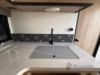 2022 Cruiser Radiance Ultra Lite photo 16