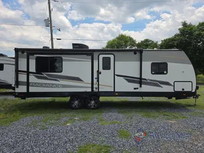 2022 Cruiser Radiance Ultra Lite photo 9