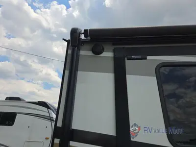 2022 Cruiser Radiance Ultra Lite photo 16