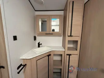 2022 Cruiser Radiance Ultra Lite photo 19
