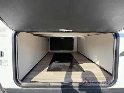 2022 Cruiser Radiance Ultra Lite photo 6