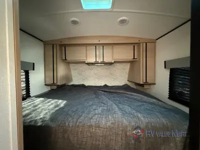 2022 Cruiser Radiance Ultra Lite photo 20