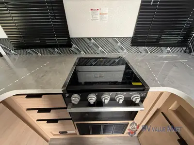 2022 Cruiser Radiance Ultra Lite photo 14