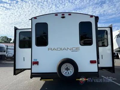 2022 Cruiser Radiance Ultra Lite photo 4