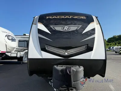 2022 Cruiser Radiance Ultra Lite photo 2