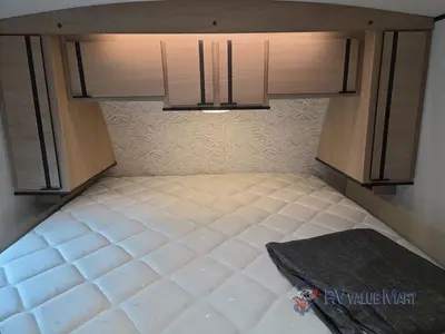 2022 Cruiser Radiance Ultra Lite photo 23