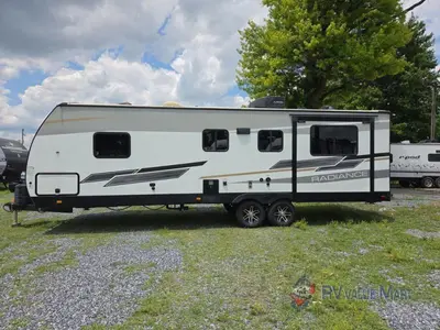 2022 Cruiser Radiance Ultra Lite photo 5