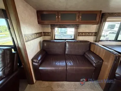 2014 Keystone RV Premier Ultra Lite photo 9