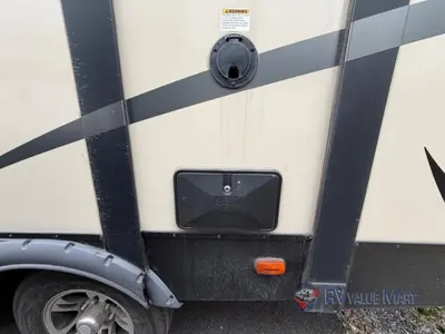 2016 Keystone RV Premier Ultra Lite photo 5