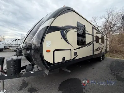 2016 Keystone RV Premier Ultra Lite photo 3