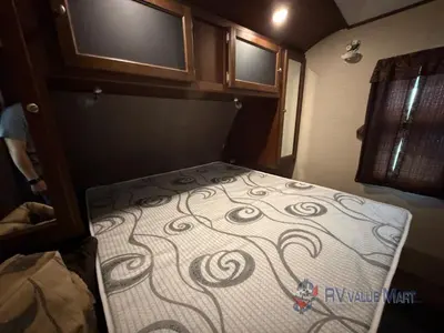 2016 Keystone RV Premier Ultra Lite photo 24