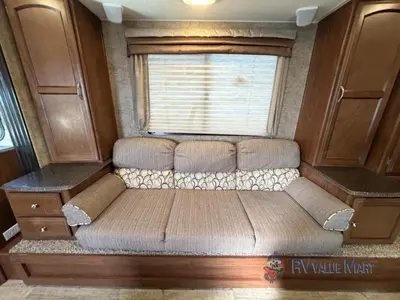 2017 Coachmen RV Freedom Express photo 12
