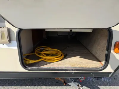 2017 Coachmen RV Freedom Express photo 7