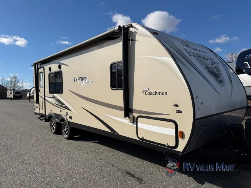2017 Coachmen RV Freedom Express exterior