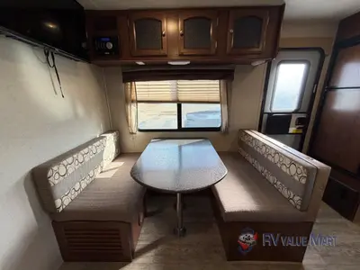 2017 Coachmen RV Freedom Express photo 10