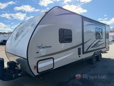 2017 Coachmen RV Freedom Express photo 3