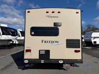 2017 Coachmen RV Freedom Express photo 4