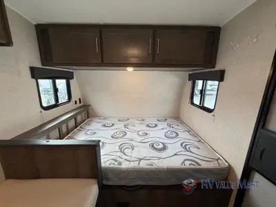 2020 Coachmen RV Clipper Ultra-Lite photo 11