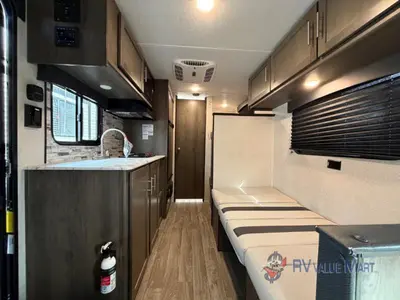 2020 Coachmen RV Clipper Ultra-Lite photo 10
