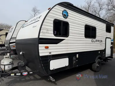 2020 Coachmen RV Clipper Ultra-Lite photo 3