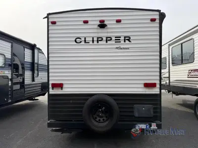 2020 Coachmen RV Clipper Ultra-Lite photo 4