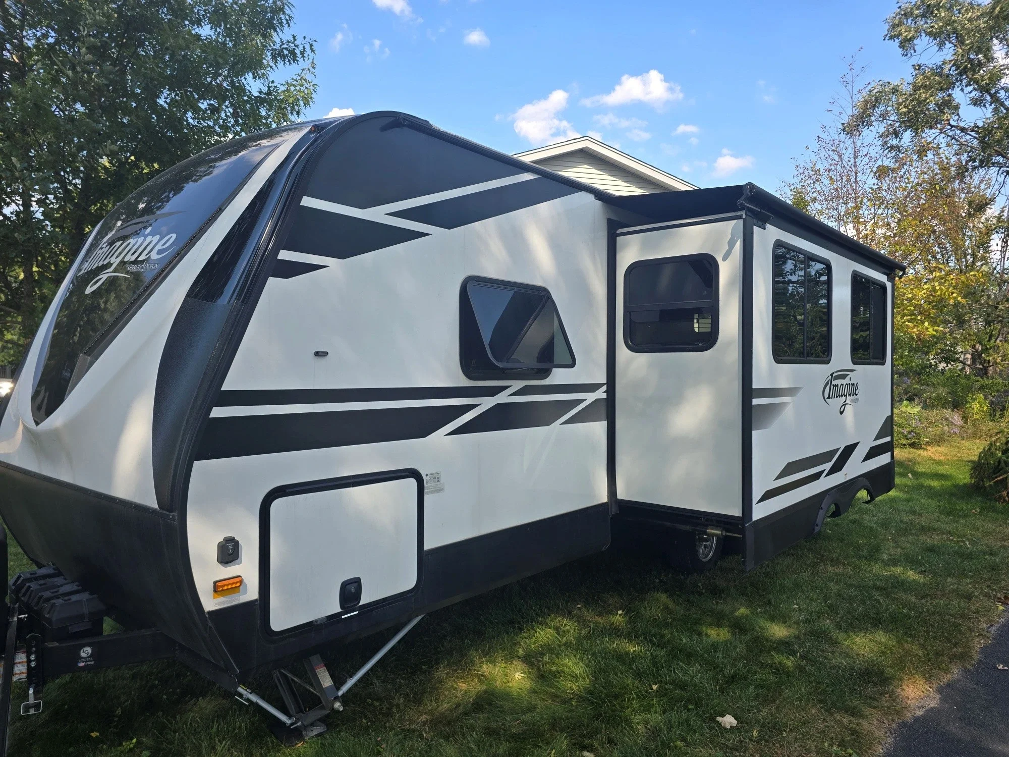 2020 GRAND DESIGN IMAGINE exterior