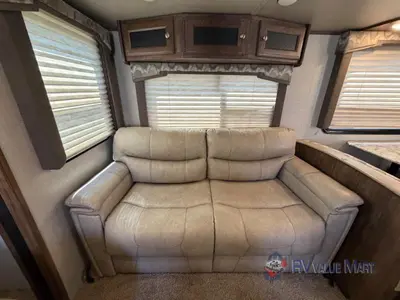2017 Keystone RV Cougar X-Lite photo 11