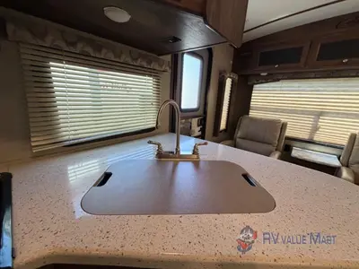 2017 Keystone RV Cougar X-Lite photo 15