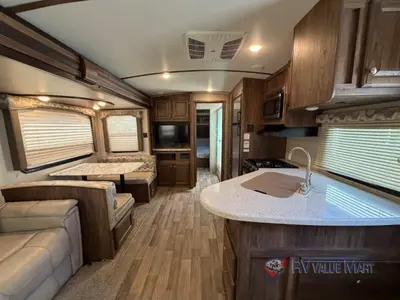 2017 Keystone RV Cougar X-Lite photo 9
