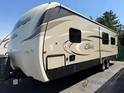 2017 Keystone RV Cougar X-Lite photo 3