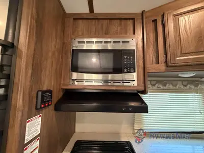 2017 Keystone RV Cougar X-Lite photo 17
